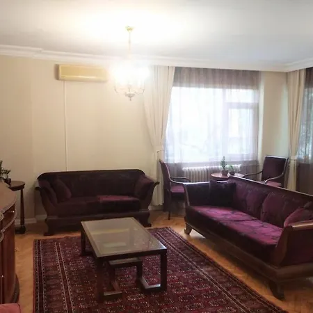 Serene & Spacious 3br In Istanbul's Prime Location - Discover Vibrant Seafront Living *
