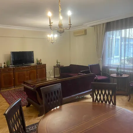 Serene & Spacious 3br In Istanbul's Prime Location - Discover Vibrant Seafront Living Apartment *