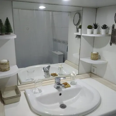 Serene & Spacious 3br In Istanbul's Prime Location - Discover Vibrant Seafront Living